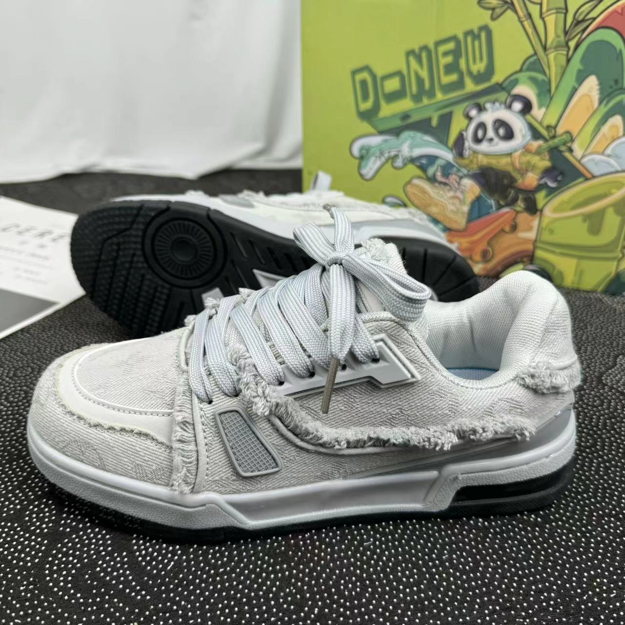 Женские сетчатые туфли для скейтбординга удобные, дышащие, с толстой подошвой и круглым носком, модная и повседневная спортивная обувь из денима 36
Женские сетчатые туфли для скейтбординга удобные, дышащие, с толстой подошвой и круглым носком, модная и повседневная спортивная обувь из денима 36