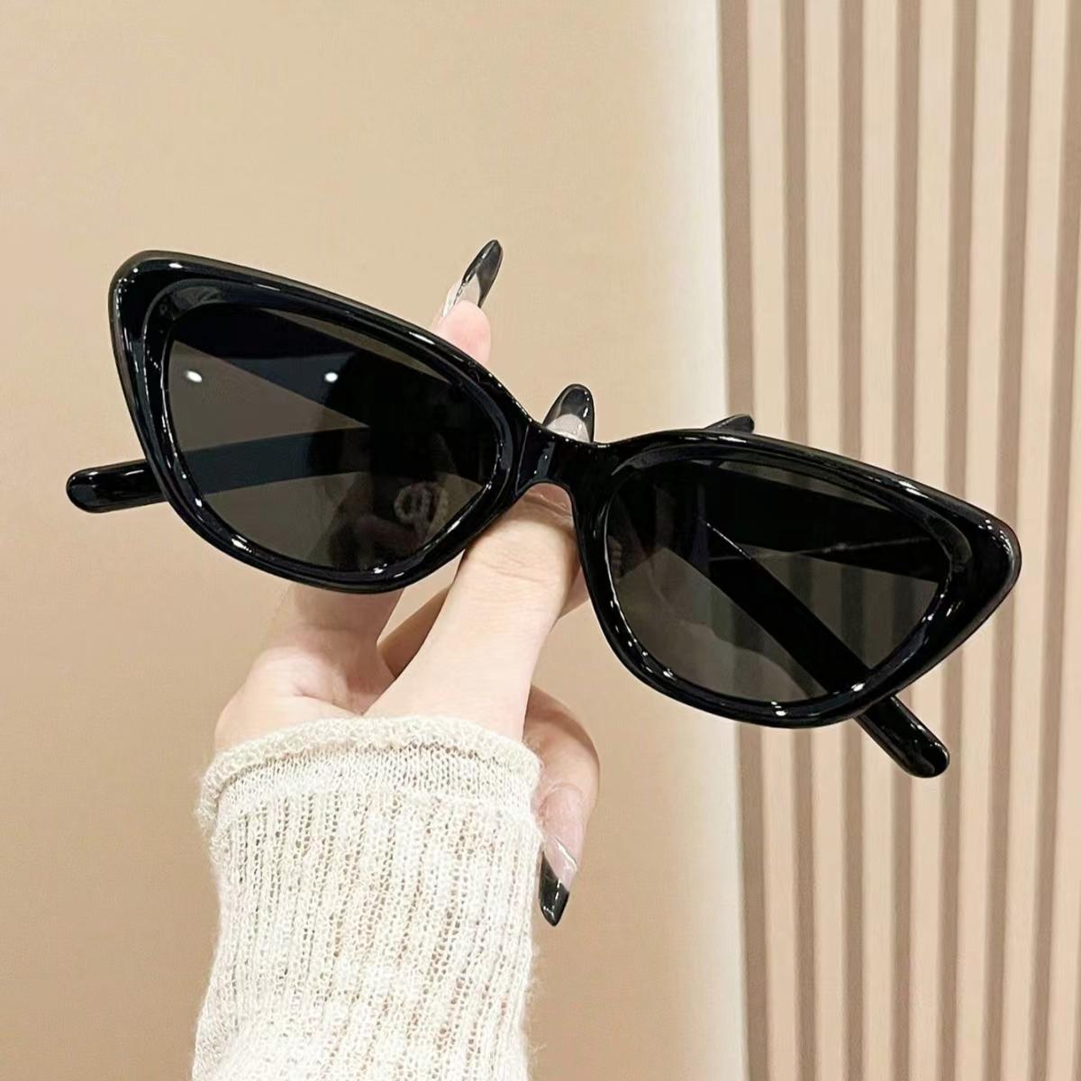 1PC Unisex Minimalist Solid Color Cat Eye Frame Fashion Glasses Suitable for Daily Wear Driving And Photography чёрный
1PC Unisex Minimalist Solid Color Cat Eye Frame Fashion Glasses Suitable for Daily Wear Driving And Photography чёрный