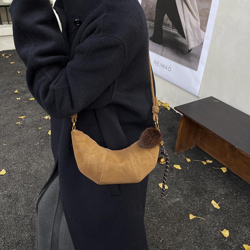 Retro Suede Comfortable and Simple Crossbody Bag Women Texture Versatile Hobo Shoulder Bag Fashiable Handiness Commuter Bag коричневый
Retro Suede Comfortable and Simple Crossbody Bag Women Texture Versatile Hobo Shoulder Bag Fashiable Handiness Commuter Bag коричневый
