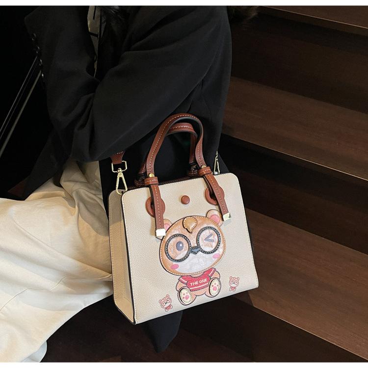 Tote bag women s large capacity 2025 new summer versatile broadband messenger bag casual portable school bag
Tote bag women s large capacity 2025 new summer versatile broadband messenger bag casual portable school bag