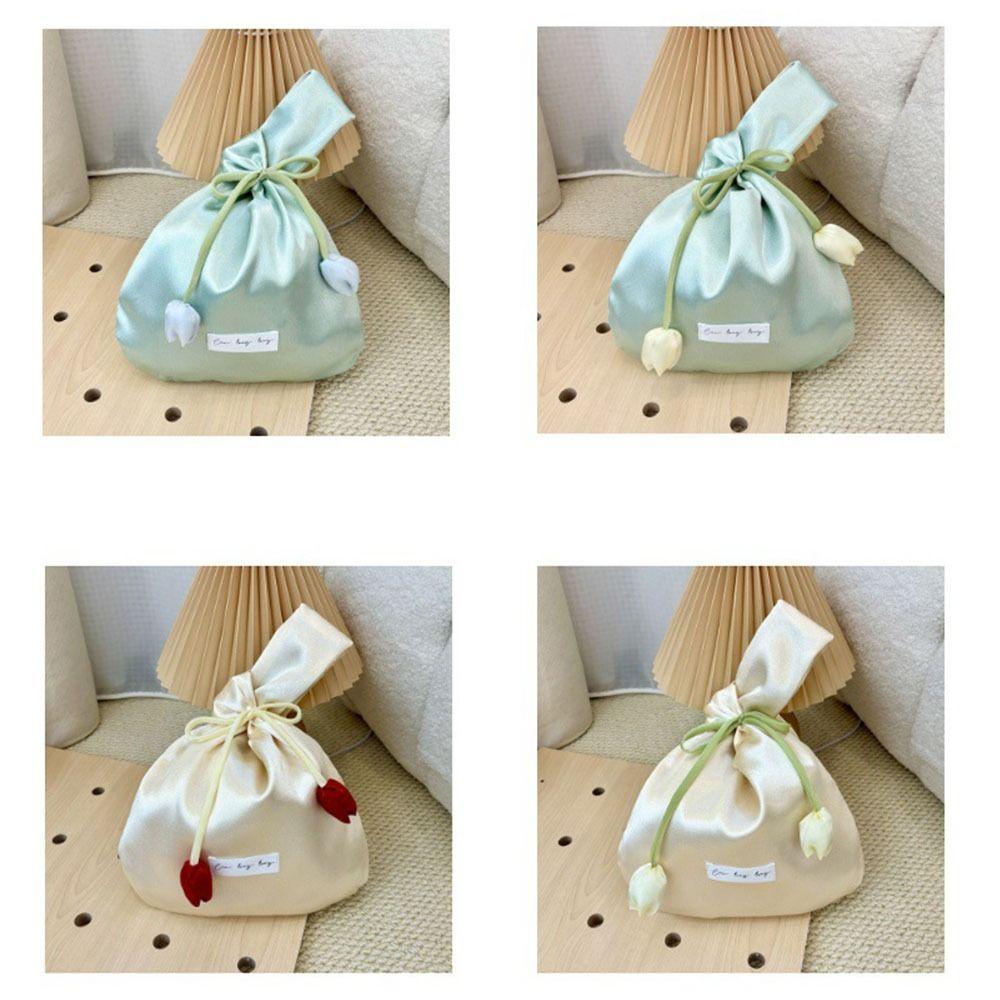 Tope Handle Goddess Day Gift Bag Vest Shape Hanfu Handheld Bag Wedding Beauty Bag Goddess Day Style3
Tope Handle Goddess Day Gift Bag Vest Shape Hanfu Handheld Bag Wedding Beauty Bag Goddess Day Style3