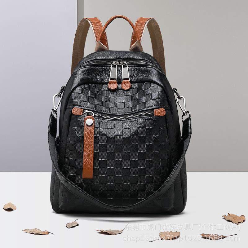 Trendy Women s Leather Backpack - Multi-pocket Commuter Bag with Contrast Detail чорний
Trendy Women s Leather Backpack - Multi-pocket Commuter Bag with Contrast Detail чорний