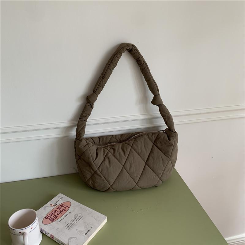 Large Capacity Korean Version Single Shoulder Diagonal Cross Dumpling Bag Embroidered Grid Nylon Moon Bag Retro Fashion and Western-style Girl Bag хакі
Large Capacity Korean Version Single Shoulder Diagonal Cross Dumpling Bag Embroidered Grid Nylon Moon Bag Retro Fashion and Western-style Girl Bag хакі
