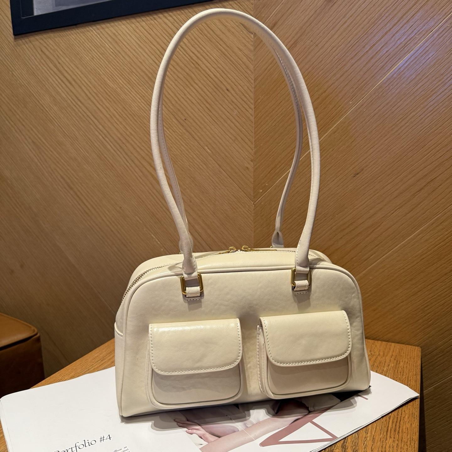 Кожаная сумка-тоут нового стиля 2025 года, сумка большой вместимости, женская кожаная сумка на одно плечо/подмышку, повседневная сумка с двумя ручками 29x11x17cm
Кожаная сумка-тоут нового стиля 2025 года, сумка большой вместимости, женская кожаная сумка на одно плечо/подмышку, повседневная сумка с двумя ручками 29x11x17cm