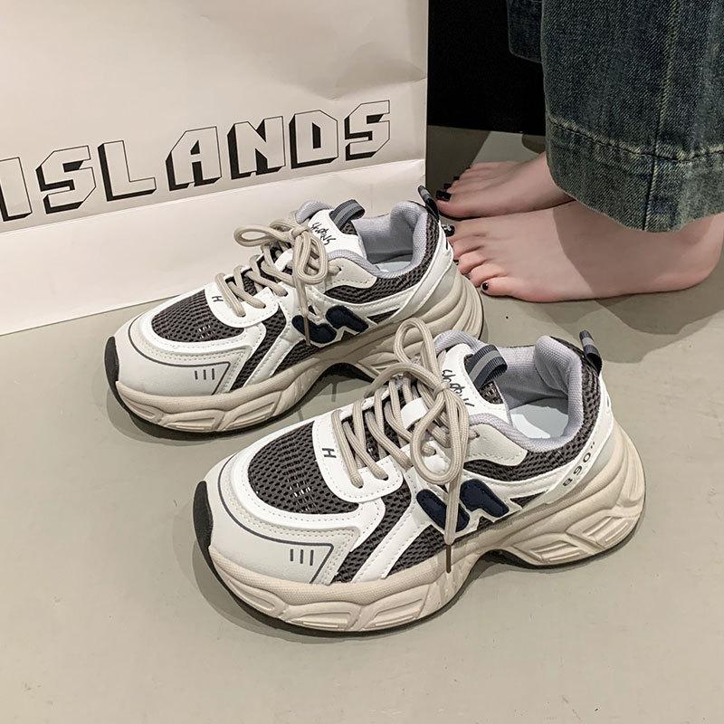 Дышащая сетчатая обувь, легкая повседневная спортивная обувь на мягкой подошве, женские новые весенне-осенние туфли на толстой подошве, увеличивающие рост, кроссовки «папа» в 2025 году 40 серый
Дышащая сетчатая обувь, легкая повседневная спортивная обувь на мягкой подошве, женские новые весенне-осенние туфли на толстой подошве, увеличивающие рост, кроссовки «папа» в 2025 году 40 серый