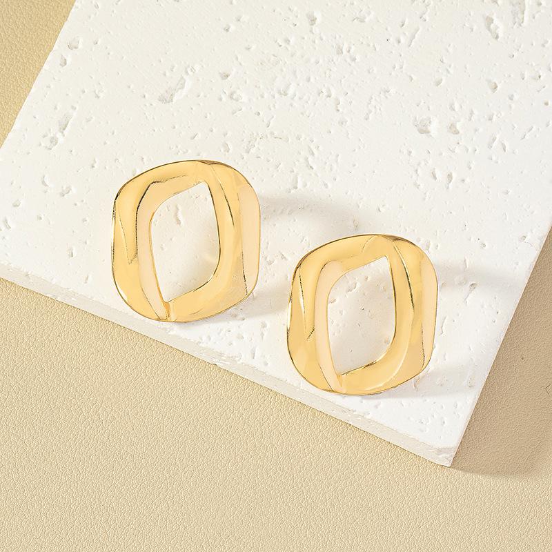 Minimalist Geometric Rhombus Earrings: Korean Fashion Quadrilateral Studs for Women
Minimalist Geometric Rhombus Earrings: Korean Fashion Quadrilateral Studs for Women