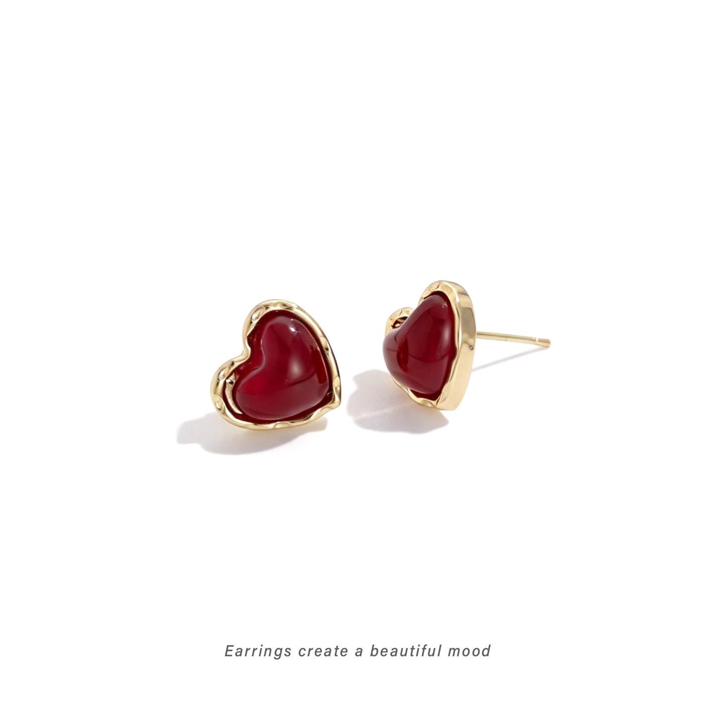 Burgundy Heart Clip-On Earrings: Gold-Edged, Vintage Design, Small & Exquisite.
Burgundy Heart Clip-On Earrings: Gold-Edged, Vintage Design, Small & Exquisite.