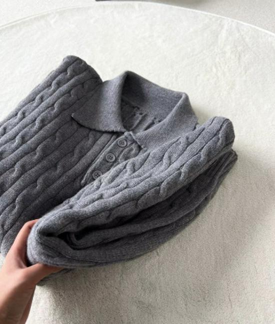 Unisex Twist Pattern Polo Collar Core-Spun Yarn Sweater – Long Sleeve, Short & Wide Fit, Classic Aristocratic Style XXXL сірий колір
Unisex Twist Pattern Polo Collar Core-Spun Yarn Sweater – Long Sleeve, Short & Wide Fit, Classic Aristocratic Style XXXL сірий колір