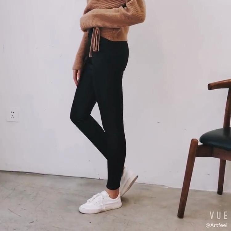 Women Winter Warm Faux Leather Pants Large Size Plus Velvet Thickening Fashion Thin Leggings 4XL чорний
Women Winter Warm Faux Leather Pants Large Size Plus Velvet Thickening Fashion Thin Leggings 4XL чорний