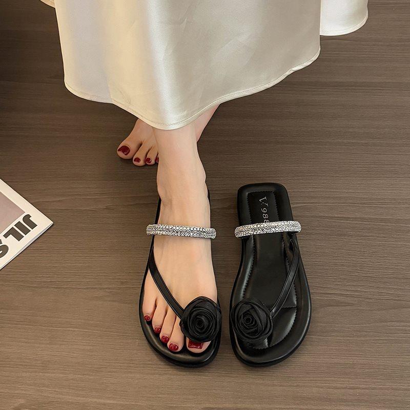 Sandals Cover Toe Skirt Cool Slippers Female Summer Wear Flat Bottom Beautiful Flip-Flops Fairy Feng Shui With Diamonds 40 чорний
Sandals Cover Toe Skirt Cool Slippers Female Summer Wear Flat Bottom Beautiful Flip-Flops Fairy Feng Shui With Diamonds 40 чорний
