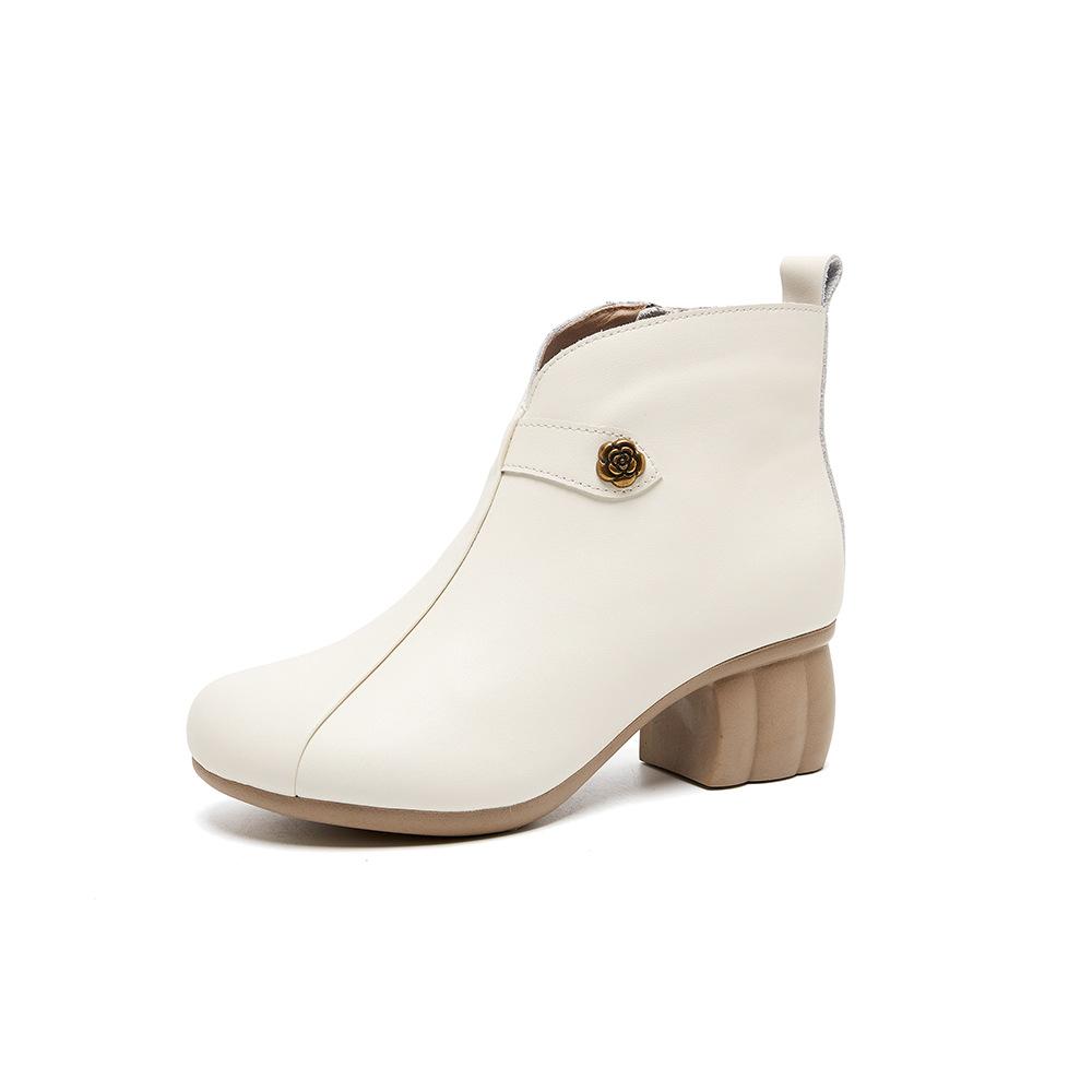Women s Large Size Soft Elastic Winter Cowhide Leather Waterproof Warm Cold Padded Snow Boots Non-slip Wear Outdoor Leisure Sports Cotton Boots 40
Women s Large Size Soft Elastic Winter Cowhide Leather Waterproof Warm Cold Padded Snow Boots Non-slip Wear Outdoor Leisure Sports Cotton Boots 40