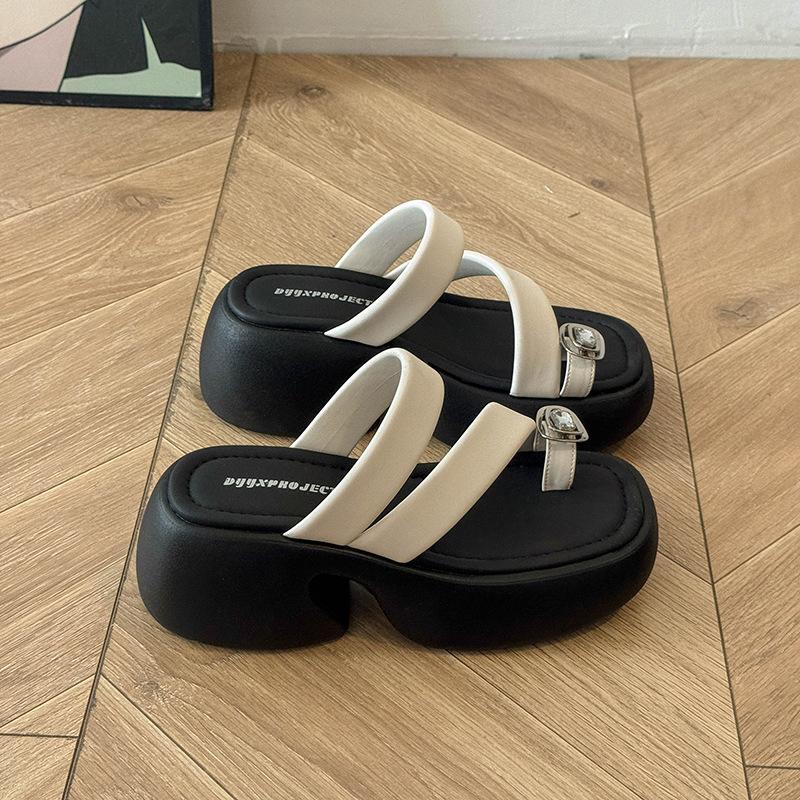 Internet celebrity toe slippers women wear 2025 new versatile platform with skirt rhinestone sandals high heels beach shoes 35
Internet celebrity toe slippers women wear 2025 new versatile platform with skirt rhinestone sandals high heels beach shoes 35