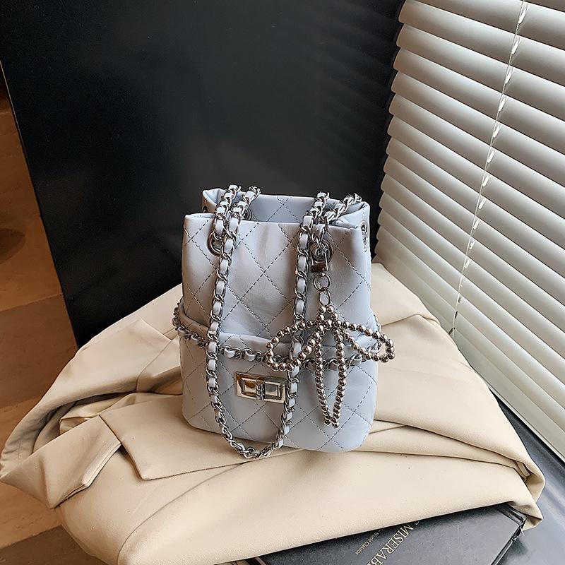 Rhombus embroidery thread super fire small bag women s new versatile chain messenger bag summer popular exquisite bucket bag синій
Rhombus embroidery thread super fire small bag women s new versatile chain messenger bag summer popular exquisite bucket bag синій