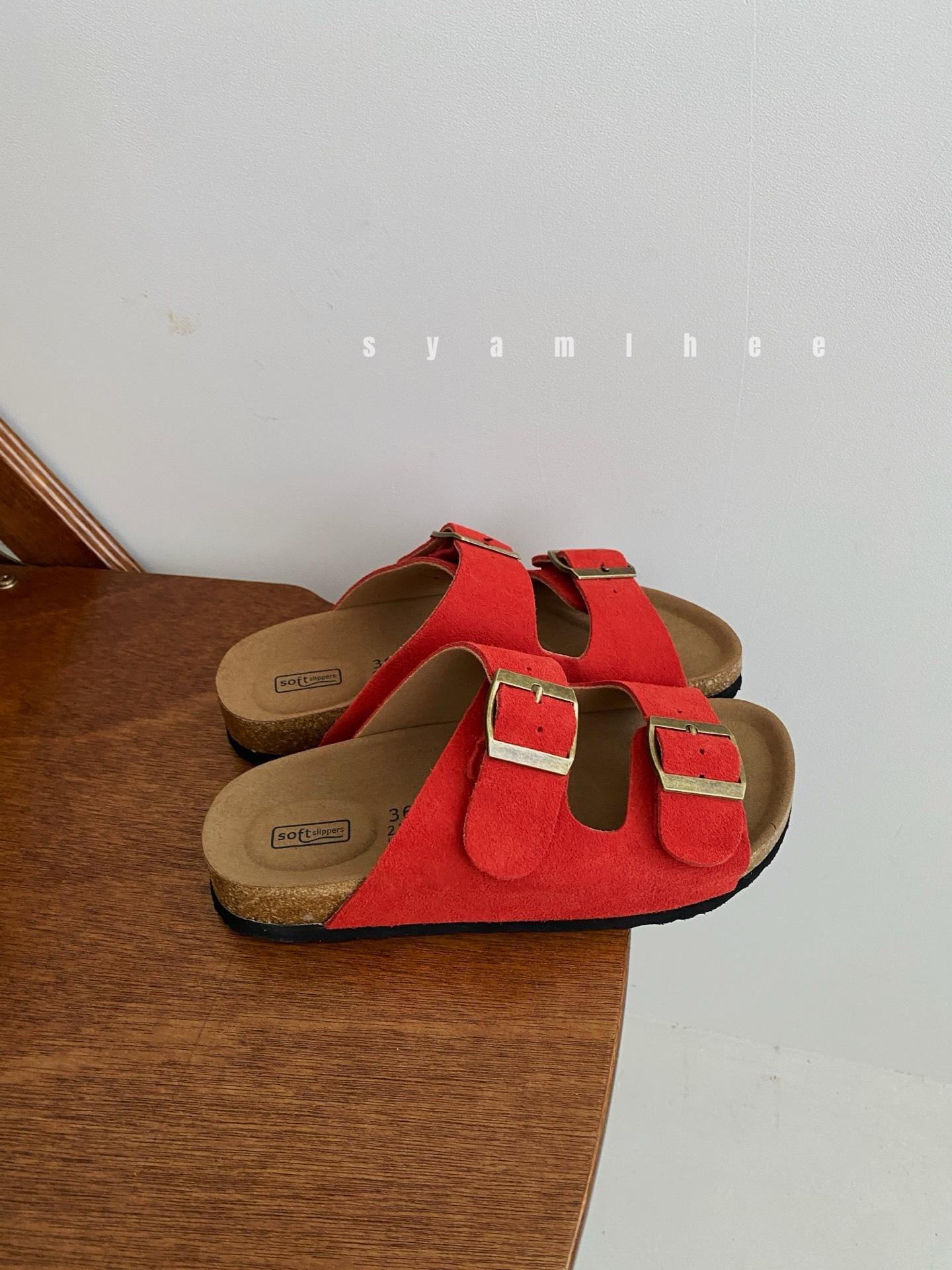 Тапочки из коровьей кожи с плоским дном, женские, летняя одежда 25 лет, ретро, с завышенной талией, мягкая подошва, нескользящая, универсальная 39 красный
Тапочки из коровьей кожи с плоским дном, женские, летняя одежда 25 лет, ретро, с завышенной талией, мягкая подошва, нескользящая, универсальная 39 красный