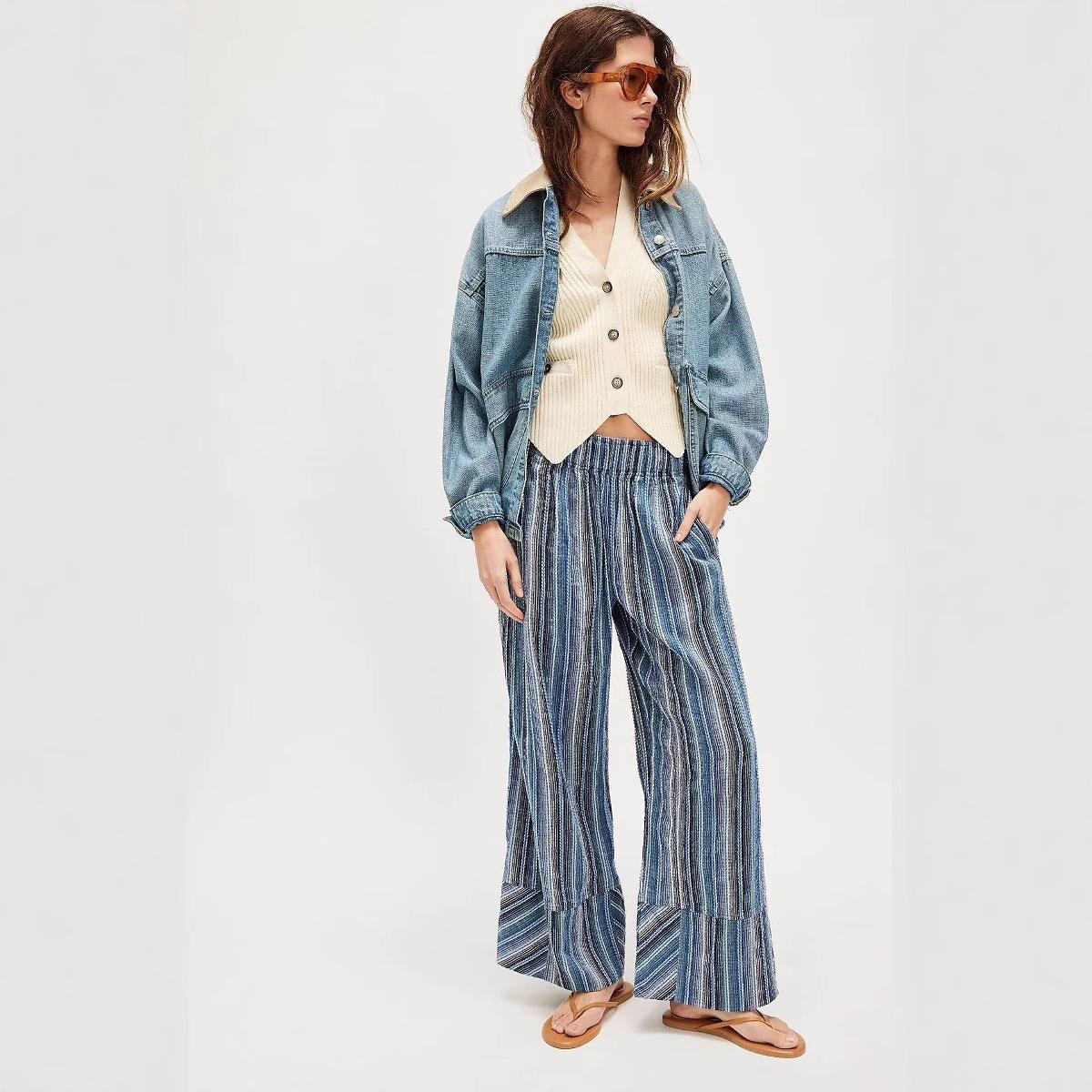 Women s High Waist Striped Wide Leg Pants with Side Buttons in Multiple Colors XXL синій
Women s High Waist Striped Wide Leg Pants with Side Buttons in Multiple Colors XXL синій