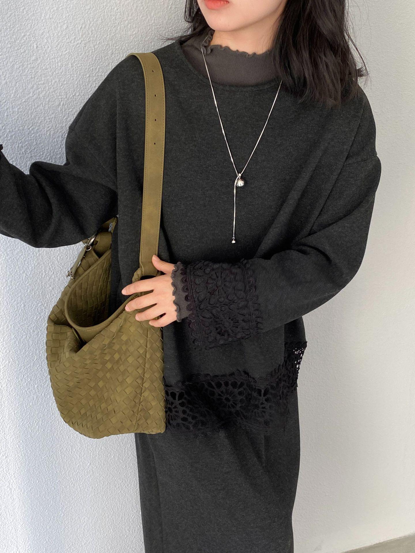 Jiang Zuo Women s Velvet Lace Set: Long Sleeve Hoodie & High Waist Slit Skirt One Size
Jiang Zuo Women s Velvet Lace Set: Long Sleeve Hoodie & High Waist Slit Skirt One Size