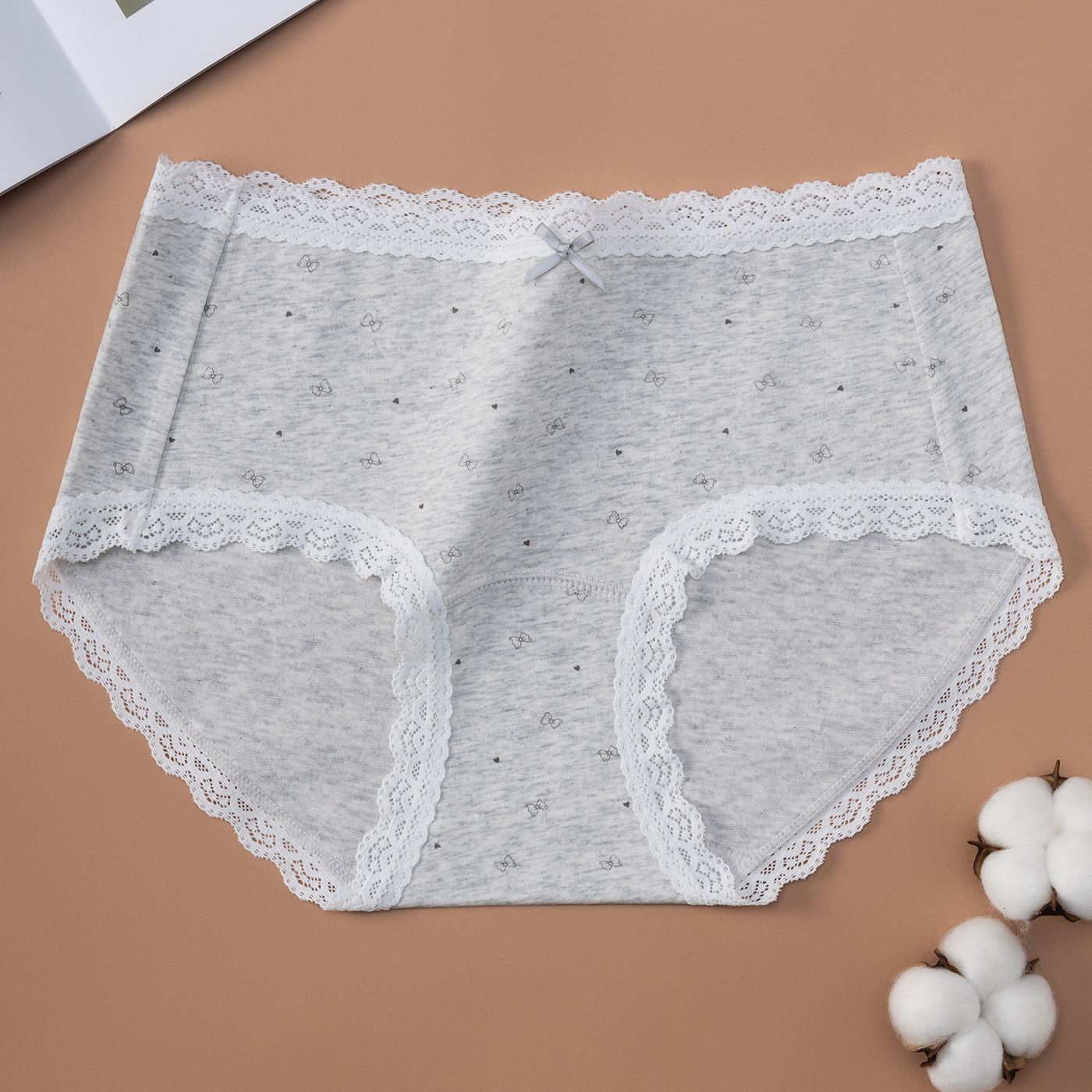 Women s Summer Vintage Lace Colored Yarn Thread Middle Waist 10a Mulberry Silk Briefs L
Women s Summer Vintage Lace Colored Yarn Thread Middle Waist 10a Mulberry Silk Briefs L