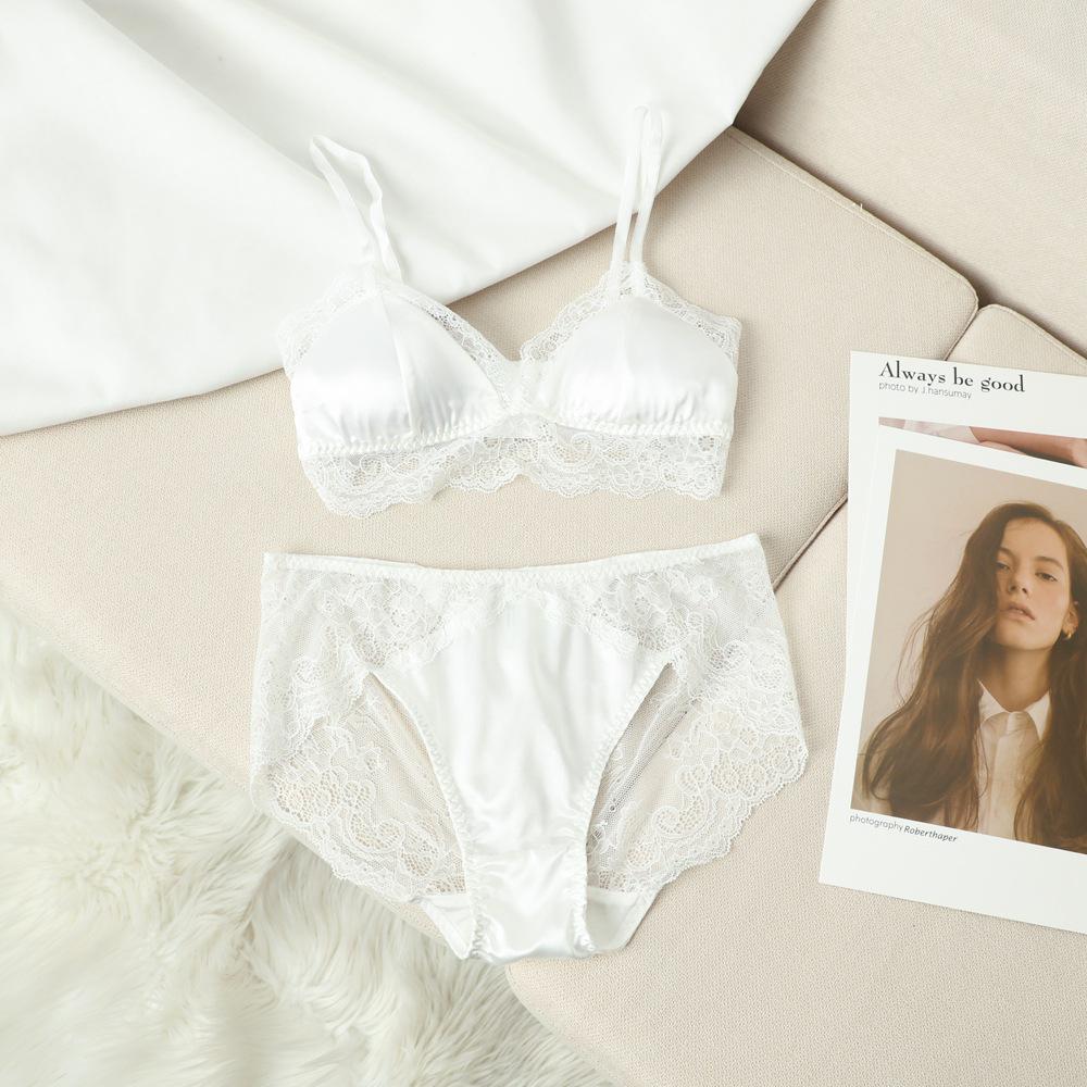 Yu Yue Французский Роскошный Шелковый Комплект Белья - Весенняя Отделка Шелковое Кружево Бюстгальтер и Трусики Треугольники Extra Large белый
Yu Yue Французский Роскошный Шелковый Комплект Белья - Весенняя Отделка Шелковое Кружево Бюстгальтер и Трусики Треугольники Extra Large белый