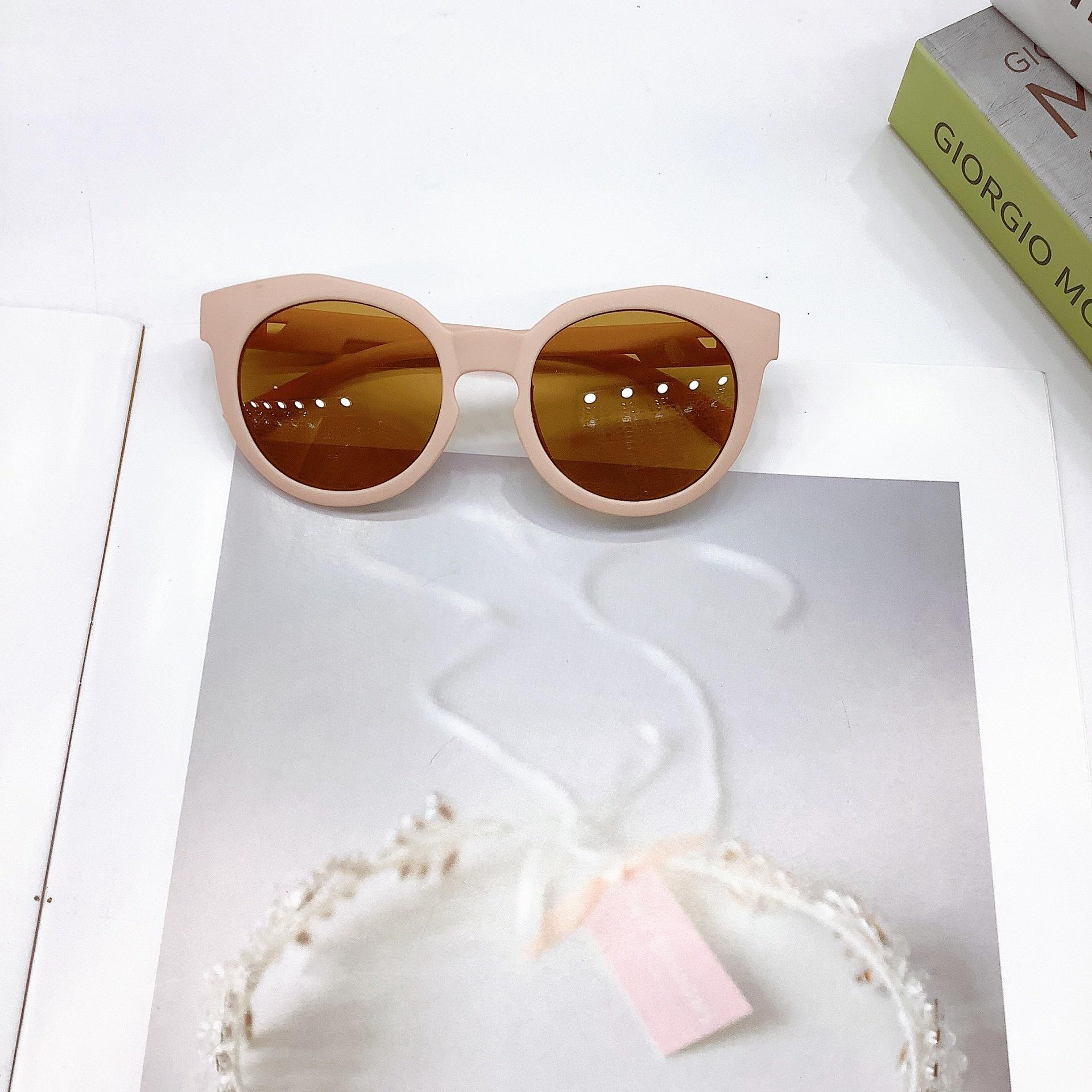 2025 New Matte Children s Sunglasses Cross border Fashion Sunshade and UV375 Protection Baby Sunglasses розовый
2025 New Matte Children s Sunglasses Cross border Fashion Sunshade and UV375 Protection Baby Sunglasses розовый
