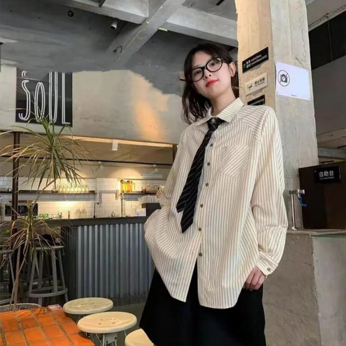 VAYLA Fashion Stripe Shirt Elegant Women Blouses Long Sleeved Gift Tie Oversized Tops for Women Summer Blouse S бежевый
VAYLA Fashion Stripe Shirt Elegant Women Blouses Long Sleeved Gift Tie Oversized Tops for Women Summer Blouse S бежевый