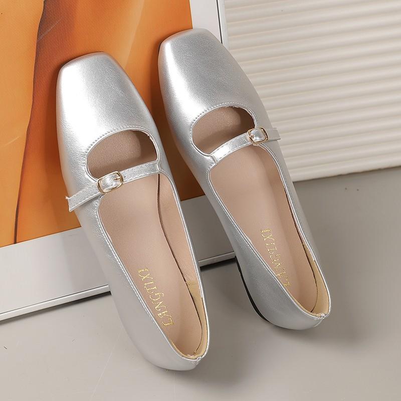Super soft mother shoes autumn new flat bottom simple Mary Jane shoes light mouth versatile temperament single shoes women 40 срібний
Super soft mother shoes autumn new flat bottom simple Mary Jane shoes light mouth versatile temperament single shoes women 40 срібний