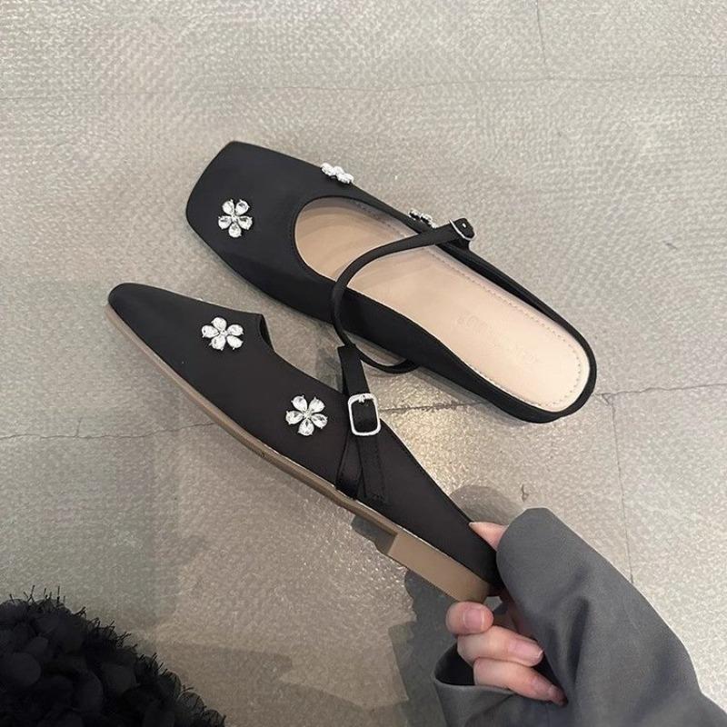 Fashion A Woman Wearing The 2025 New Half-top Mary Jane Single Shoes with A Rhinoceros Flower Cap for Summer Outerwear 40 чёрный
Fashion A Woman Wearing The 2025 New Half-top Mary Jane Single Shoes with A Rhinoceros Flower Cap for Summer Outerwear 40 чёрный