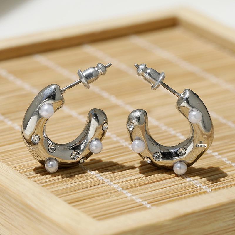European & American Irregular Pearl C-Shaped Stud Earrings: Unique Women s Ear Jewelry Standard золотой
European & American Irregular Pearl C-Shaped Stud Earrings: Unique Women s Ear Jewelry Standard золотой