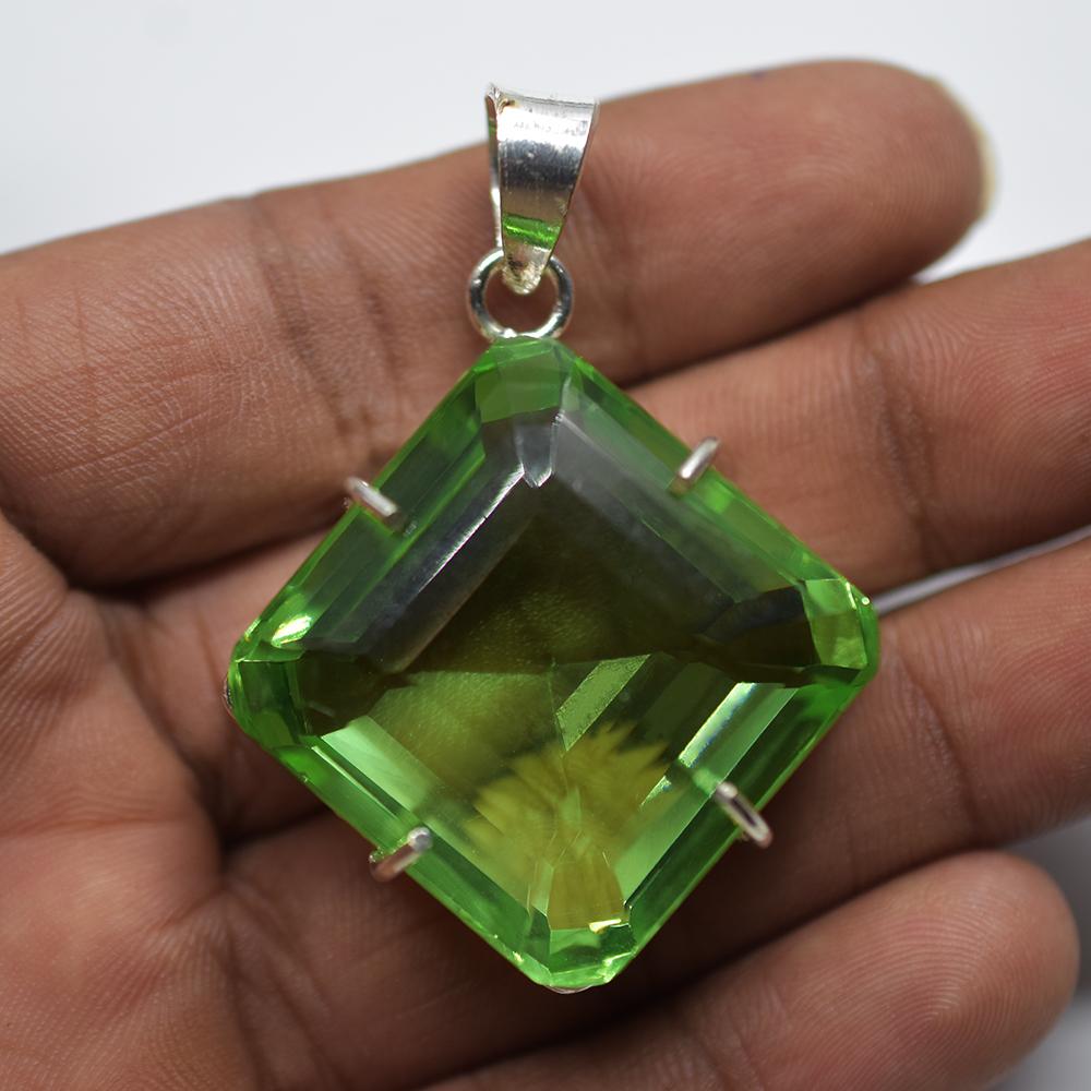 Green Topaz Pendant Square 127 Ct 925 Sterling Silver Gems CERTIFIED Natural my-363-sa
Green Topaz Pendant Square 127 Ct 925 Sterling Silver Gems CERTIFIED Natural my-363-sa
