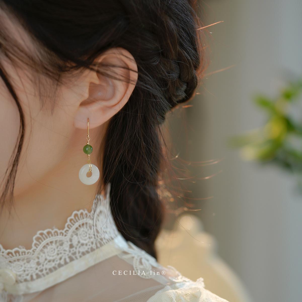 Hetian Jade Jasper Peace Pendant14K Gold-plated earrings and ear clips, simple and elegant, light luxury, versatile and vintage Ear hooks for pierced ear
Hetian Jade Jasper Peace Pendant14K Gold-plated earrings and ear clips, simple and elegant, light luxury, versatile and vintage Ear hooks for pierced ear