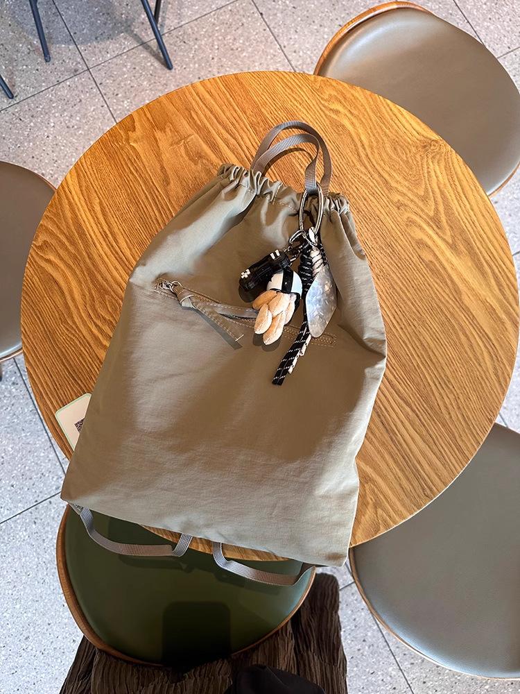 Sports and Fitness Backpack, Women s Waterproof Cloth Bag, Korean Fashion, Ultra Lightweight, Foldable Outdoor Travel Drawstring Backpack хакі
Sports and Fitness Backpack, Women s Waterproof Cloth Bag, Korean Fashion, Ultra Lightweight, Foldable Outdoor Travel Drawstring Backpack хакі