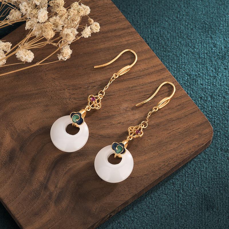 Palace Style Cloisonné Enamel Blue & White Jade Tassel Earrings for a Slimming Effect
Palace Style Cloisonné Enamel Blue & White Jade Tassel Earrings for a Slimming Effect