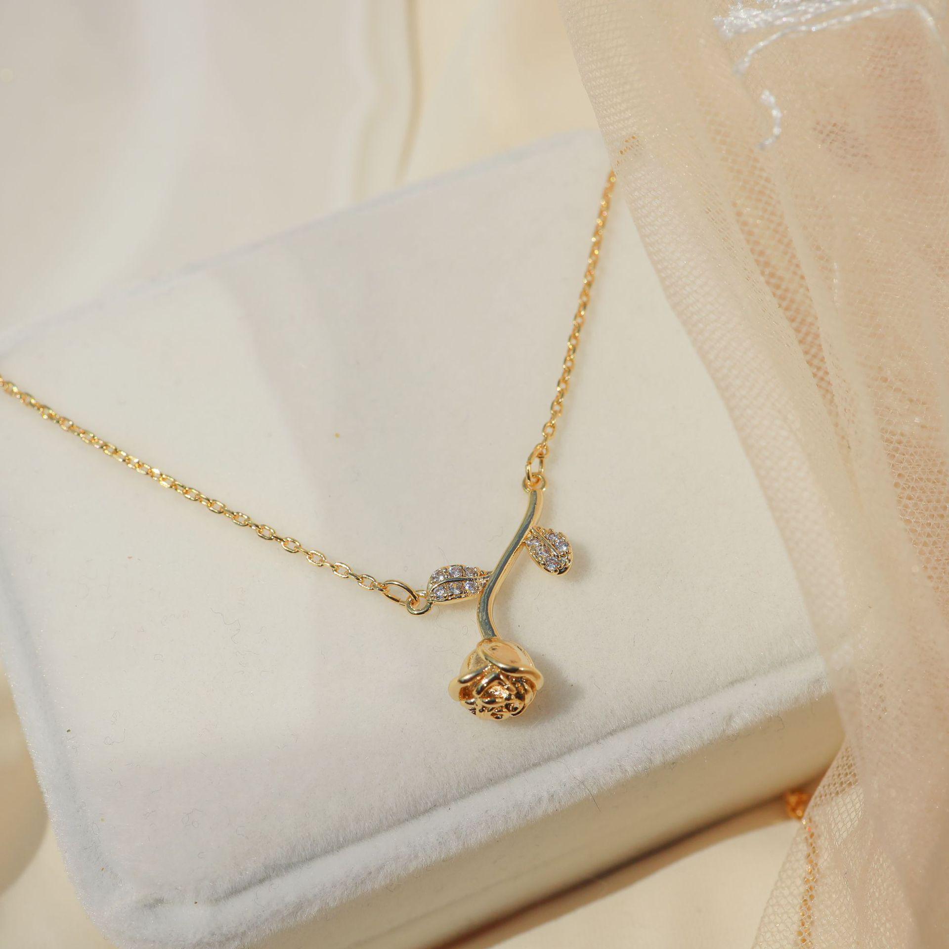 Mori-Style S925 Sterling Silver Rose Clavicle Choker Necklace - Exquisite French Retro Design for Women 925 Silver
Mori-Style S925 Sterling Silver Rose Clavicle Choker Necklace - Exquisite French Retro Design for Women 925 Silver
