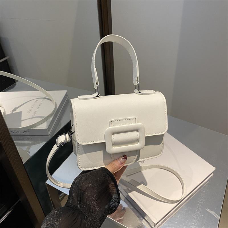Niche 2024 autumn new Korean version one-shoulder handbag casual fashion messenger bag women s one-shoulder small bag білий
Niche 2024 autumn new Korean version one-shoulder handbag casual fashion messenger bag women s one-shoulder small bag білий