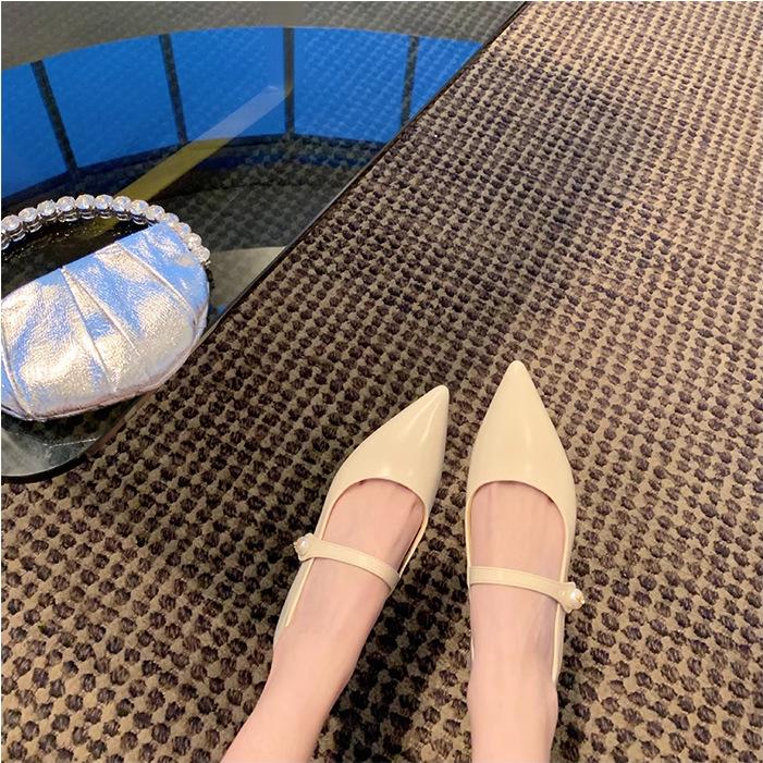 Grape mother, the same 2025 spring new French retro pointed head light mouth thick heel single shoes Mary Jane women s shoes 35 кремовый
Grape mother, the same 2025 spring new French retro pointed head light mouth thick heel single shoes Mary Jane women s shoes 35 кремовый