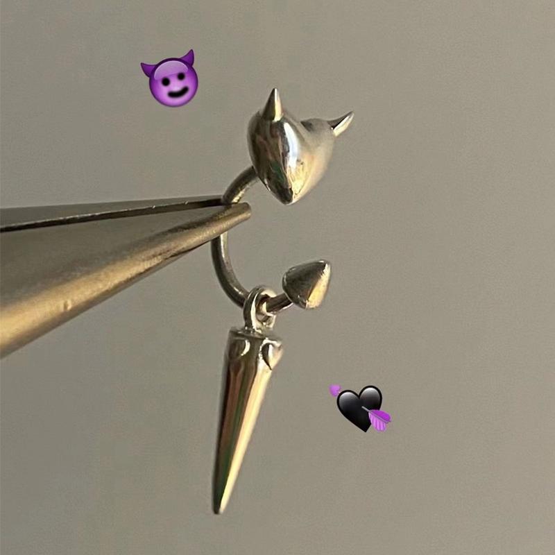 Korean Fashion Devil Heart Shaped Rivet Earrings for Women Punk Charms Geometric Earrings Goth Jewelry Cool Accessories
Korean Fashion Devil Heart Shaped Rivet Earrings for Women Punk Charms Geometric Earrings Goth Jewelry Cool Accessories