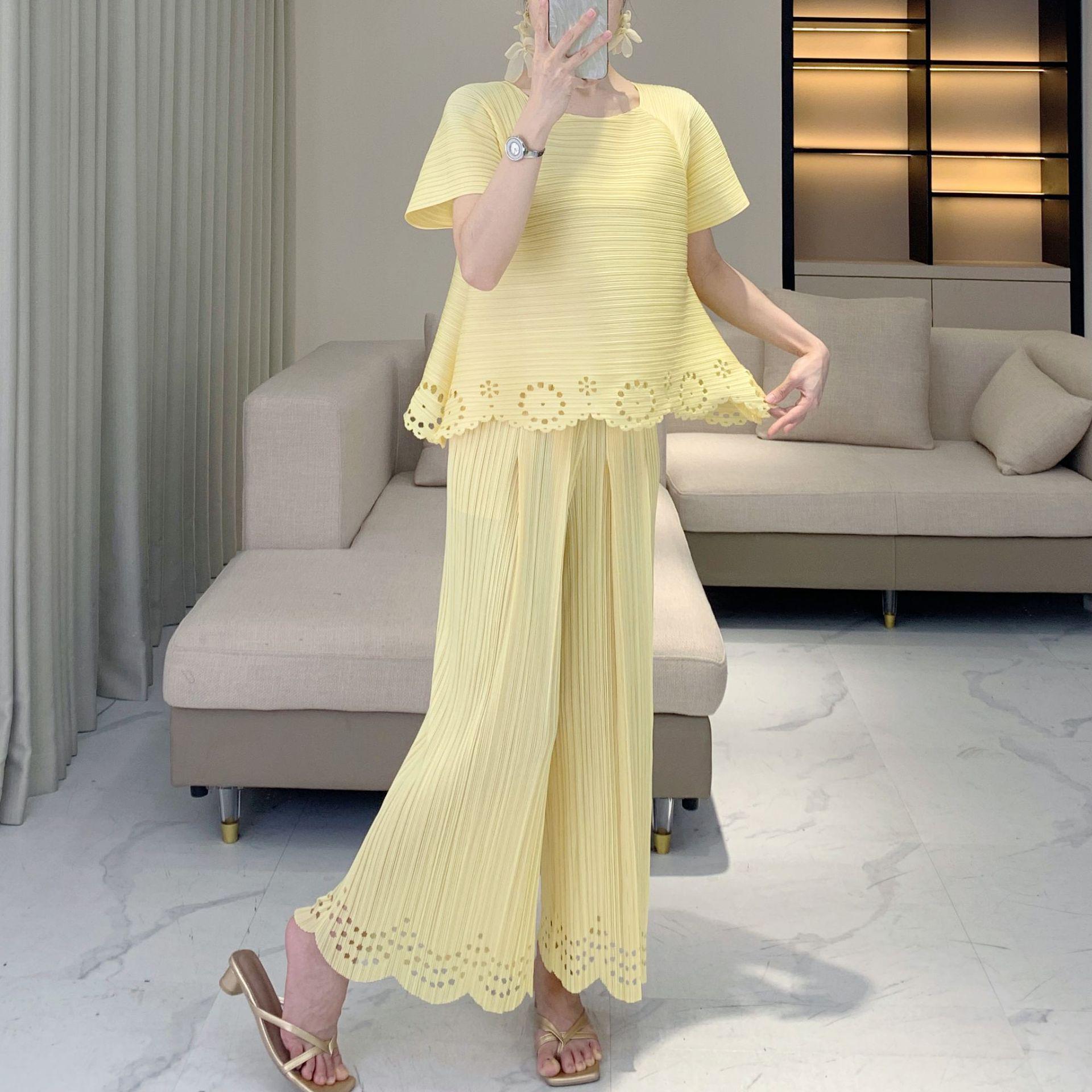 Miyake Hollow Lace Pleated Summer Set: Women s Loose T-Shirt & Straight-Leg Pants Two-Piece One Size (90-150 lbs)
Miyake Hollow Lace Pleated Summer Set: Women s Loose T-Shirt & Straight-Leg Pants Two-Piece One Size (90-150 lbs)