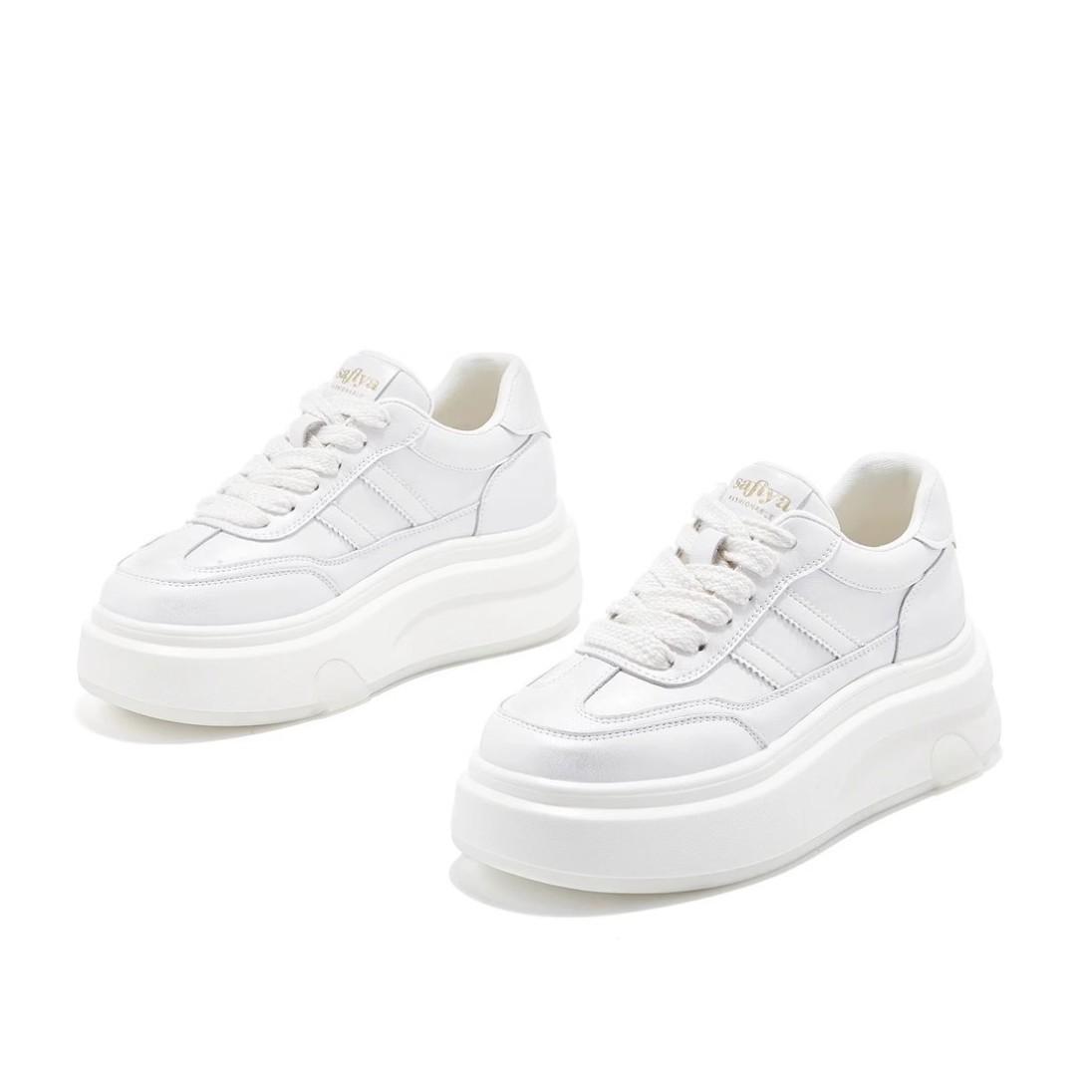 Platform-soled fashion sneakers 2025 spring new lace-up trend versatile leather women s shoes flat-soled white shoes women 35
Platform-soled fashion sneakers 2025 spring new lace-up trend versatile leather women s shoes flat-soled white shoes women 35