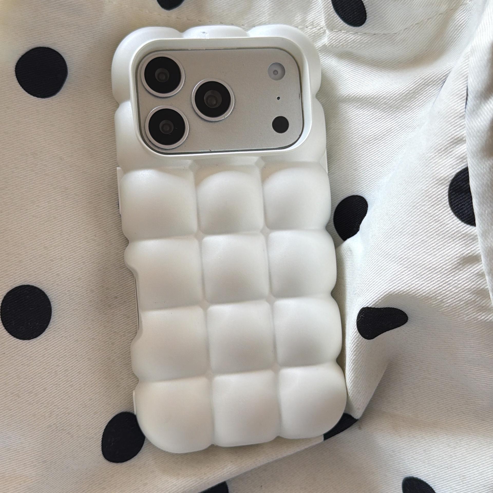 Niche Pearl White Bubble Case for iPhone 16/17 Pro Max, Compatible with New iPhone 14/15 Models 15 (No Packaging)
Niche Pearl White Bubble Case for iPhone 16/17 Pro Max, Compatible with New iPhone 14/15 Models 15 (No Packaging)