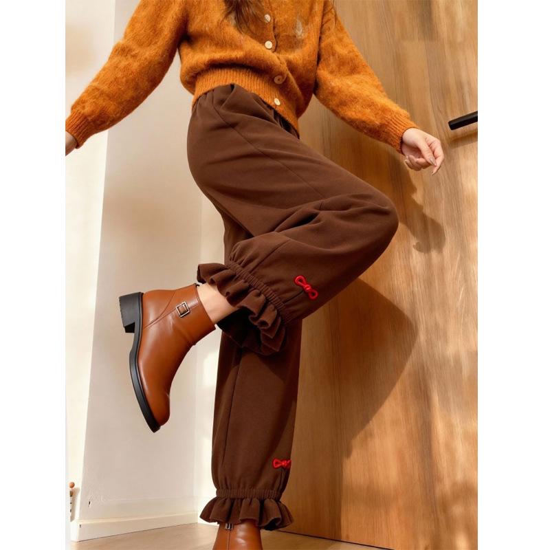 2026 Women s Loose Fit Coffee Color Pants: Narrow Straight Leg, Chinese National Style for Autumn/Winter M (suitable for 90-110 kg)
2026 Women s Loose Fit Coffee Color Pants: Narrow Straight Leg, Chinese National Style for Autumn/Winter M (suitable for 90-110 kg)