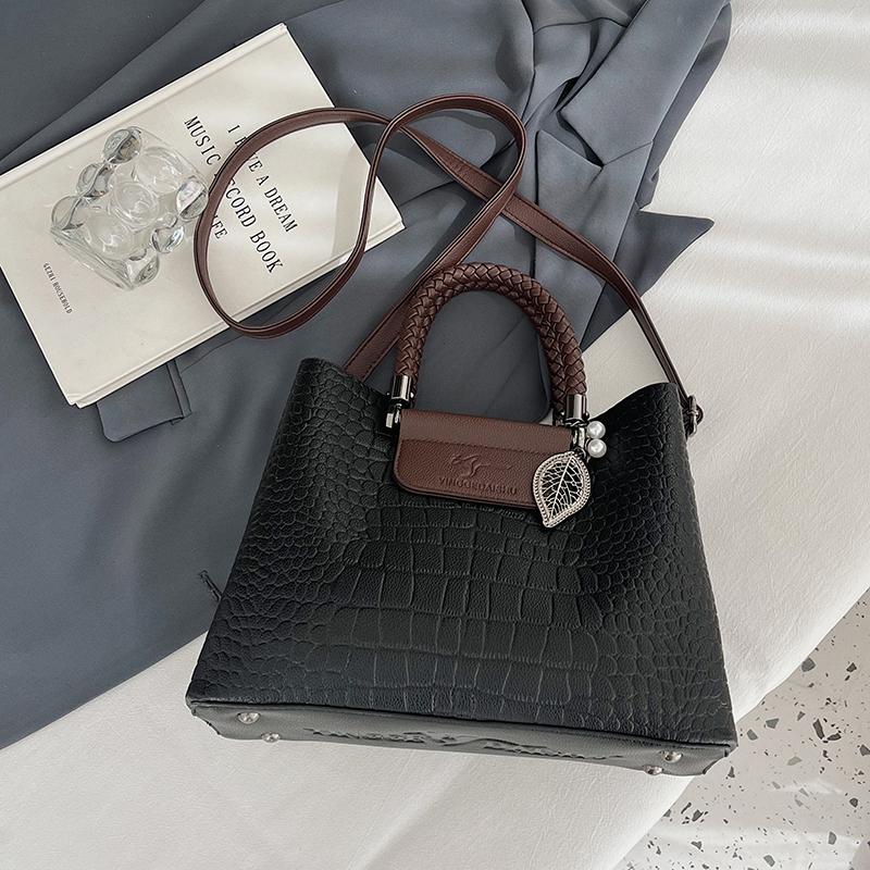 Top Brand Classic Bag Female Black Commute Handbag Tote Quality Alligator Bag Large Capacity Pu Leather Shoulder Crossbody Bag 31cmX20cmX13cm
Top Brand Classic Bag Female Black Commute Handbag Tote Quality Alligator Bag Large Capacity Pu Leather Shoulder Crossbody Bag 31cmX20cmX13cm