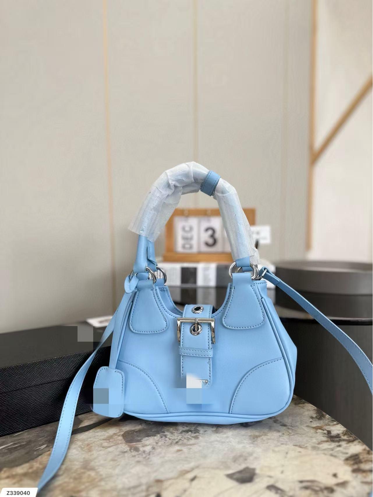 Sweet & Spicy Motorcycle Style Hobo Bag - Niche Design Crossbody for Women 21*12cm синій
Sweet & Spicy Motorcycle Style Hobo Bag - Niche Design Crossbody for Women 21*12cm синій