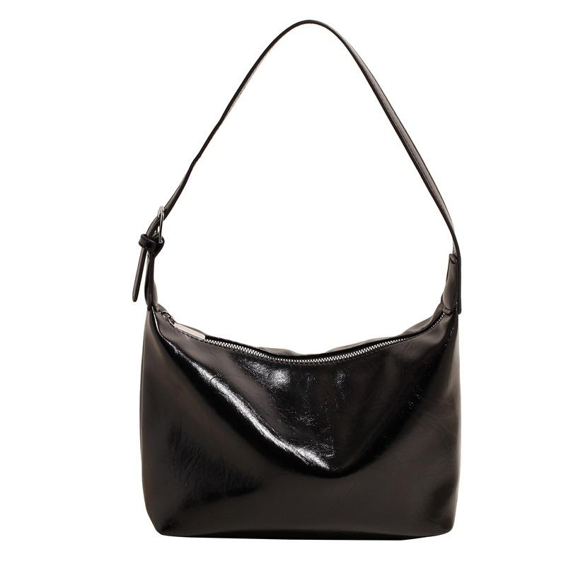Fashion Casual Shoulder Bag New Solid Color Underarm Bag Glossy Soft Leather Commuter Bag Messenger Bag no pendant чорний
Fashion Casual Shoulder Bag New Solid Color Underarm Bag Glossy Soft Leather Commuter Bag Messenger Bag no pendant чорний