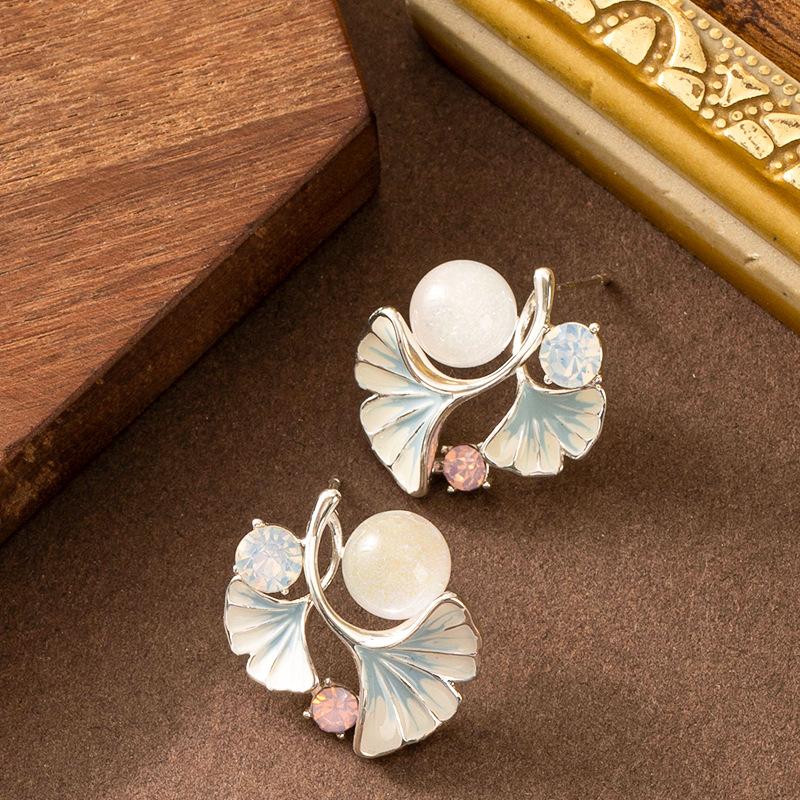 Mori sweet temperament pastoral enamel oil drip diamond ginkgo leaf stud earrings light luxury simple versatile earrings светло-синий
Mori sweet temperament pastoral enamel oil drip diamond ginkgo leaf stud earrings light luxury simple versatile earrings светло-синий