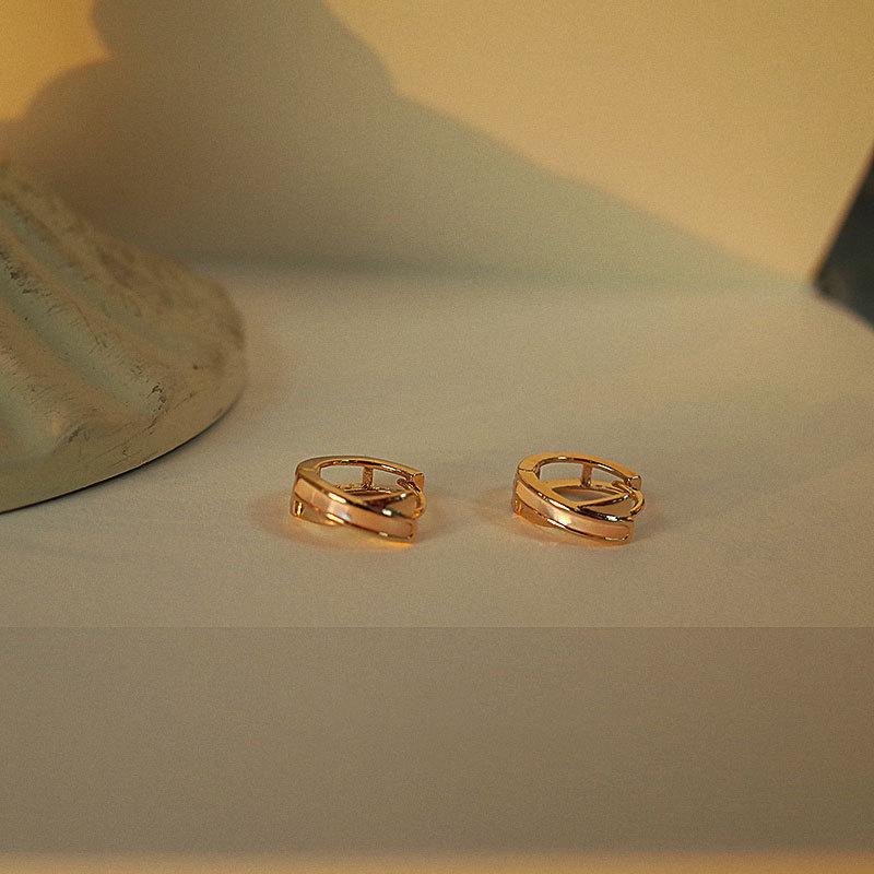 Personality Cross Circle Earrings Retro Fashion Minimalist Temperament High-end Elegant Classic Jewelry Women s Trendy Gift Earrings
Personality Cross Circle Earrings Retro Fashion Minimalist Temperament High-end Elegant Classic Jewelry Women s Trendy Gift Earrings