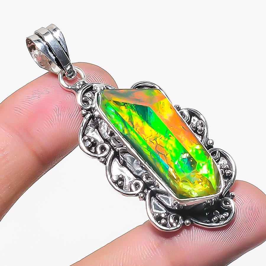 Натуральный зеленый триплет опал 925 стерлинговое серебро ювелирная подвеска 2,21 H7S90
Натуральный зеленый триплет опал 925 стерлинговое серебро ювелирная подвеска 2,21 H7S90