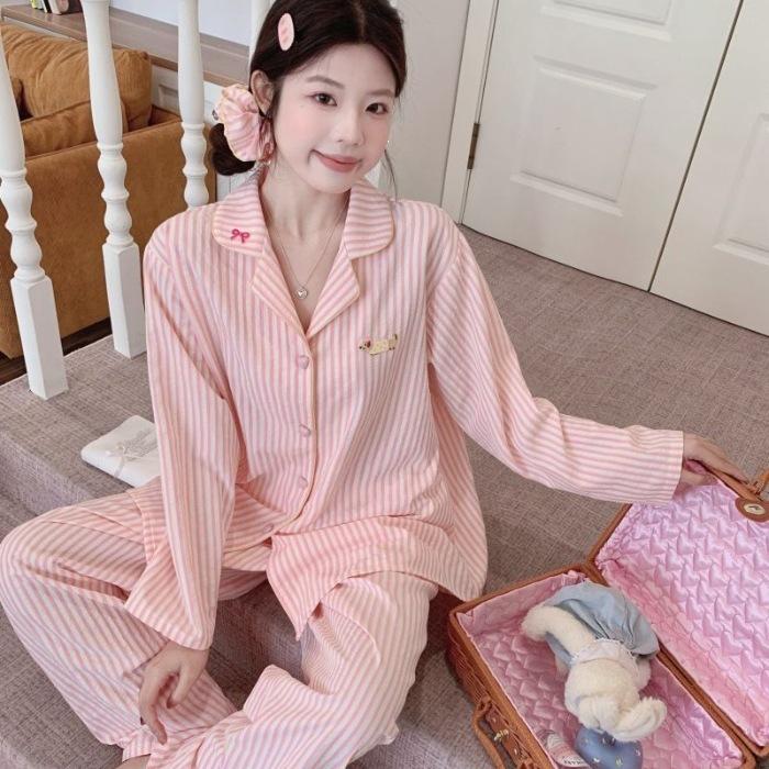 Striped dachshund dog cloud cotton pajamas women s long-sleeved trousers Korean version spring and autumn cardigan can be worn outside loungewear suit M
Striped dachshund dog cloud cotton pajamas women s long-sleeved trousers Korean version spring and autumn cardigan can be worn outside loungewear suit M