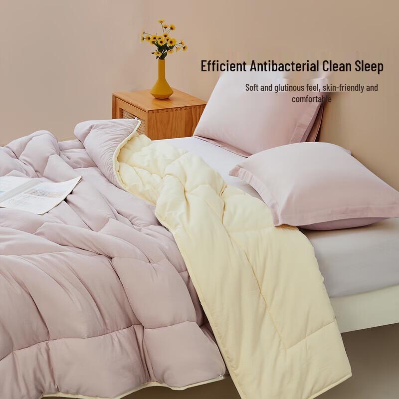 Mercury Home Textiles Chris Winter Quilt
Mercury Home Textiles Chris Winter Quilt