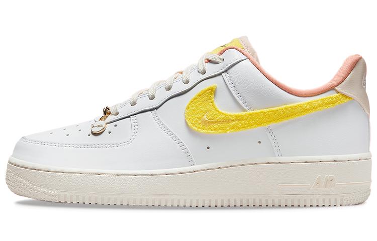Nike Air Force 1 Low 07 Lx Mini Mama Women s DV2183-100 36.5
Nike Air Force 1 Low 07 Lx Mini Mama Women s DV2183-100 36.5