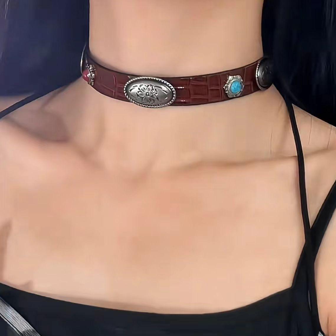 Кожаная цепочка для свитера по индивидуальному заказу
Кожаная цепочка для свитера по индивидуальному заказу