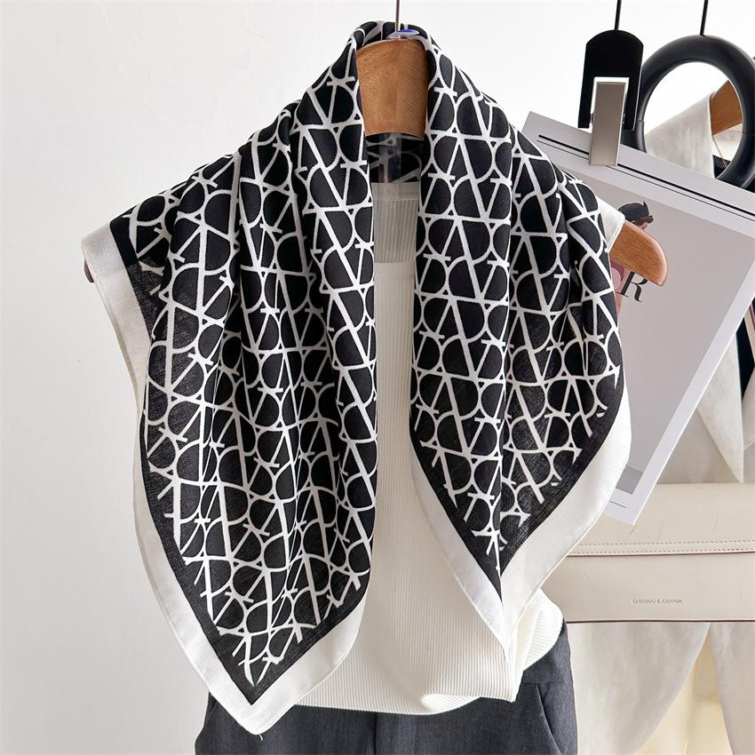 Xiaoxiangfeng Luxury Temperament Scarf Neck Scarf 65 × 65Cm Thin High-End Cotton And Linen Feel Velvet Scarf Women 65x65cm (1-3cm error)
Xiaoxiangfeng Luxury Temperament Scarf Neck Scarf 65 × 65Cm Thin High-End Cotton And Linen Feel Velvet Scarf Women 65x65cm (1-3cm error)